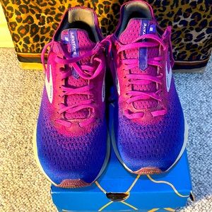 Brooks levitate 2 size 10 women’s running shoes